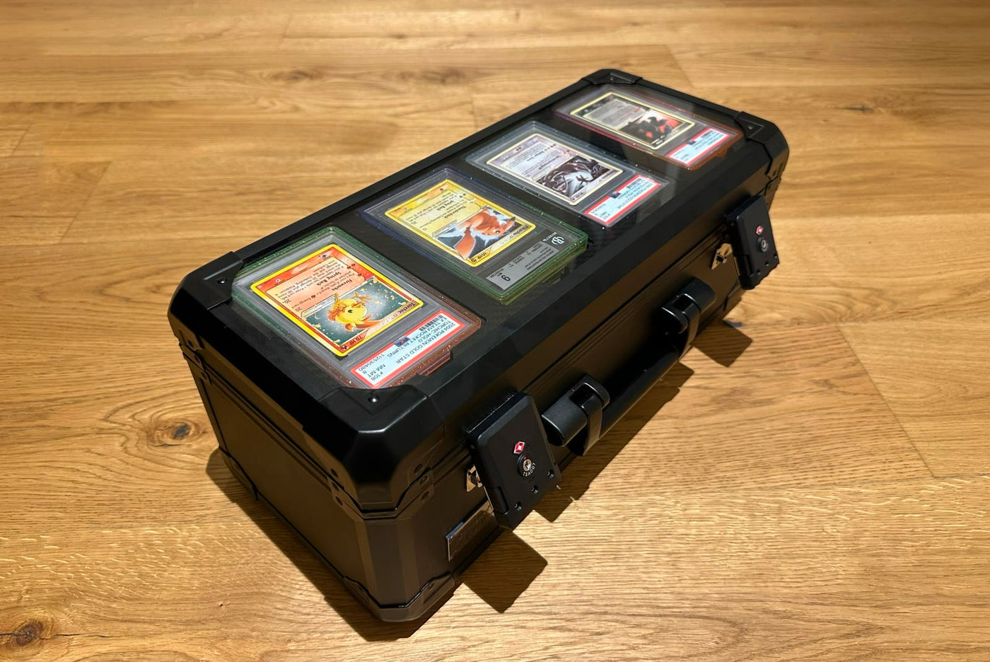 ARK 4 Row Graded Card Case